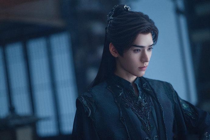 龚俊剧综全面开花，暗河传7.1分的成绩，是他减重15公斤的坚持，花儿与少年同心季