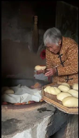 留不下的城市，回不去的农村，这就是现在很多人面临的困惑。
作为一名80后，小时候