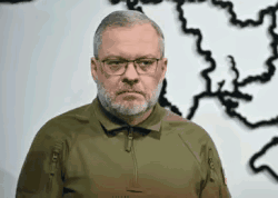 泽连斯基这是要丢车保帅。乌克兰国家反腐败局在社交平台通报，2月15日，涉能源腐败