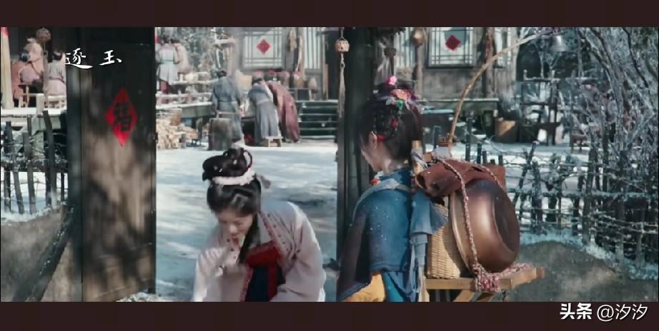 不得不说逐玉这部剧，
现在真的很火，
关键它这个设定很巧妙，
一个将军侯爷，
外