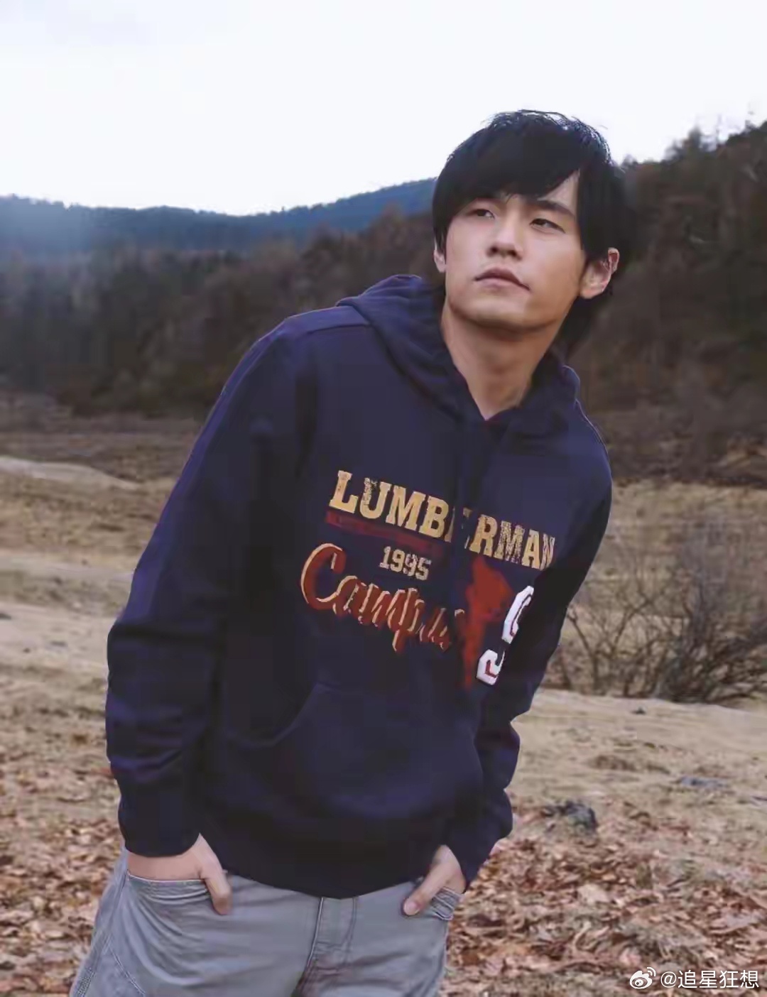 跟着周杰伦演唱会游杭州 在“大莲花”外，白天可以拍摄建筑线条，夜晚能与灯光秀同框