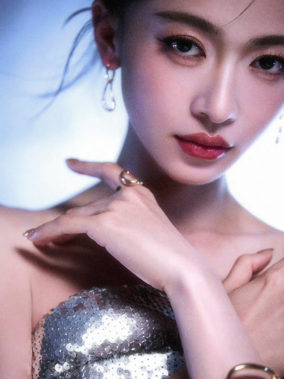 吴谨言时尚芭莎盛典的状态太好了，女神好美[可怜]吴谨言时尚芭莎状态吴谨言这个状态