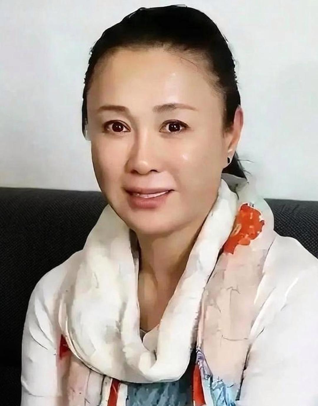 62岁的傅艺伟，独居北京东五环老小区六楼