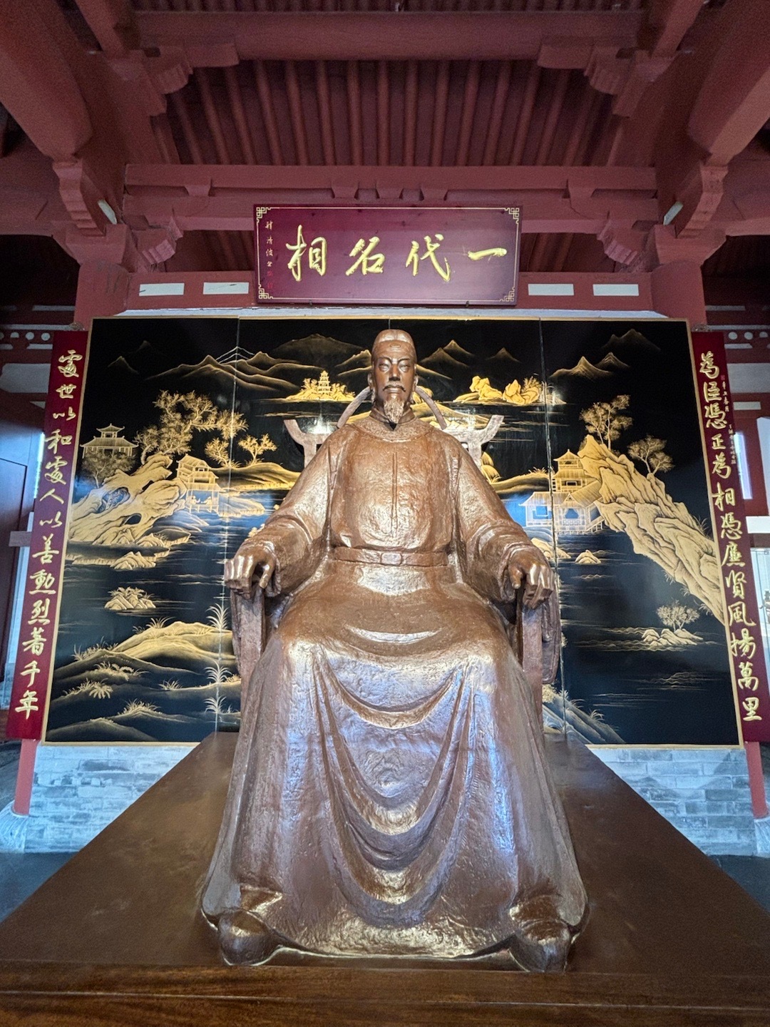 狄仁杰，是地地道道的并州（太原）人，来太原，别忘了拜访一下狄大人，没有他，就没有