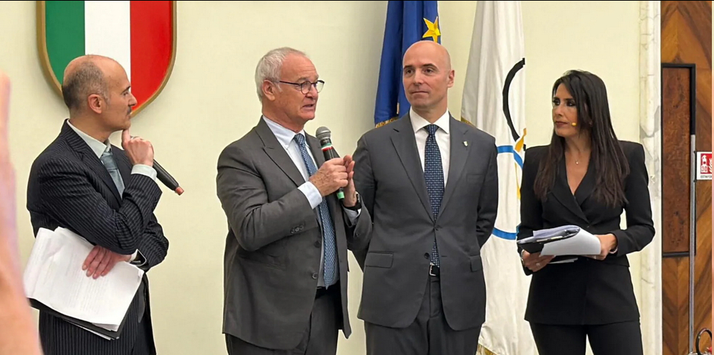 拉涅利在CONI荣誉大厅出席颁奖典礼时发言：谈到罗马：“我期待小伙子们拿出最好的