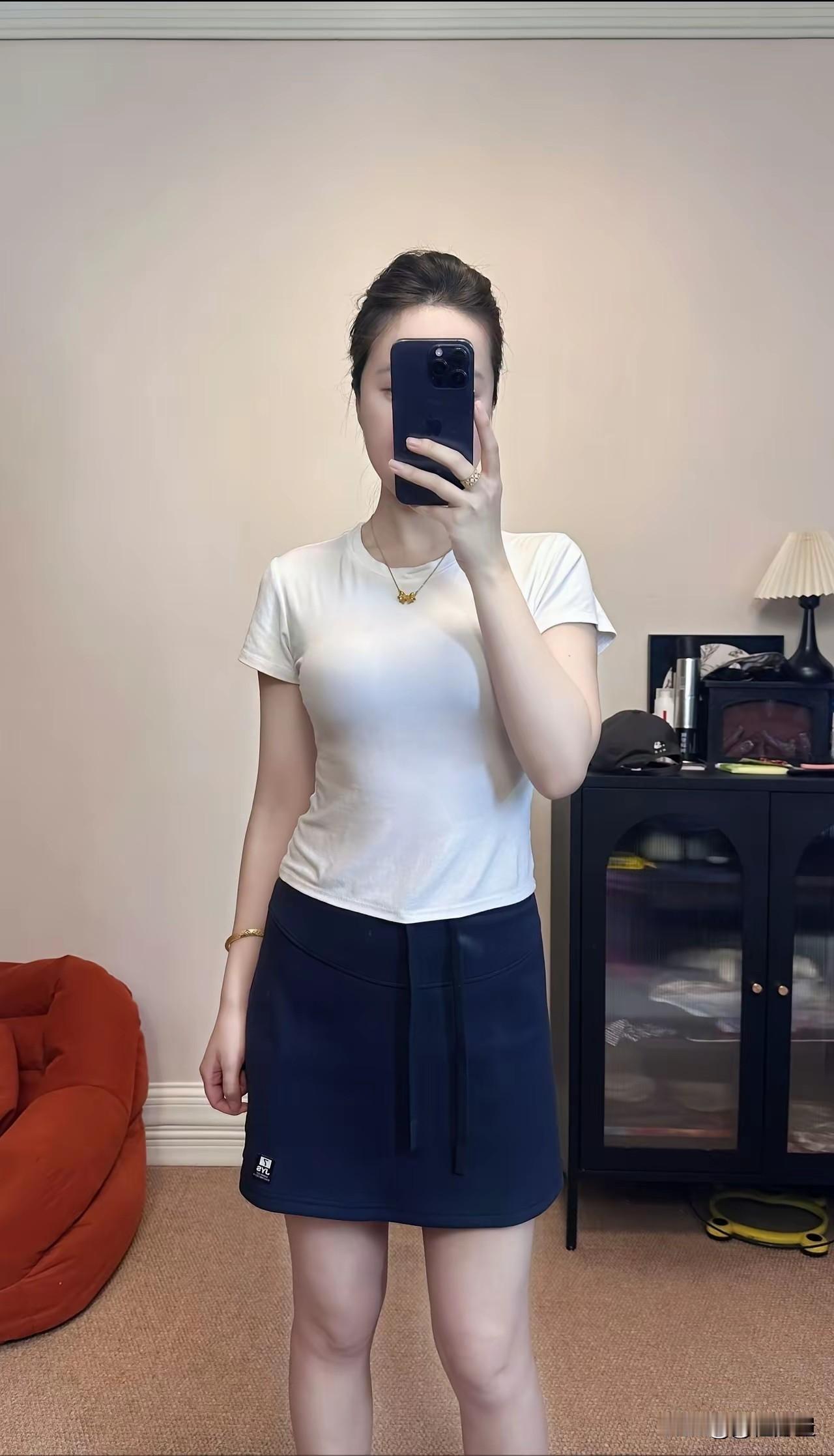 当你五十岁的时候，你就会觉得四十岁的自己很年轻[比心]