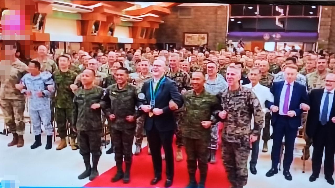 这次的辽宁舰所率领的超大规模体量的特混战斗群进行军演，是我国海军军演的历史上算是