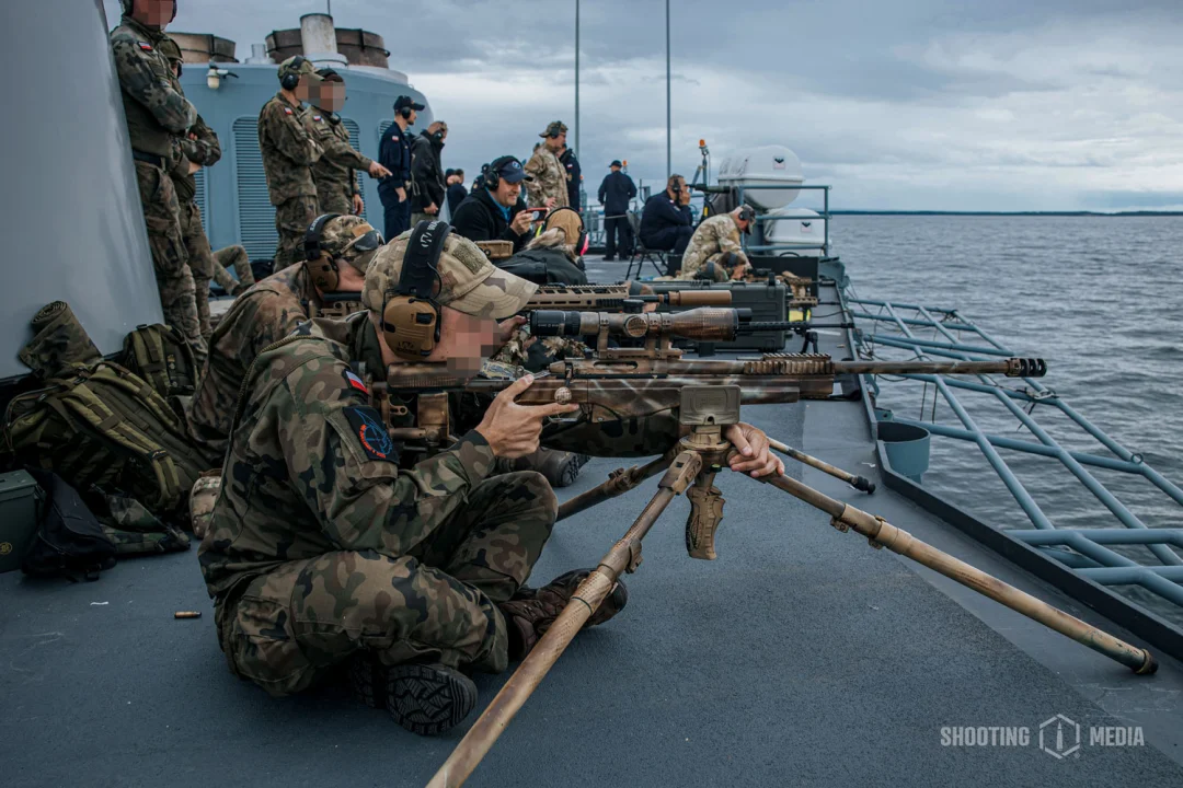 波兰军警海上狙击训练