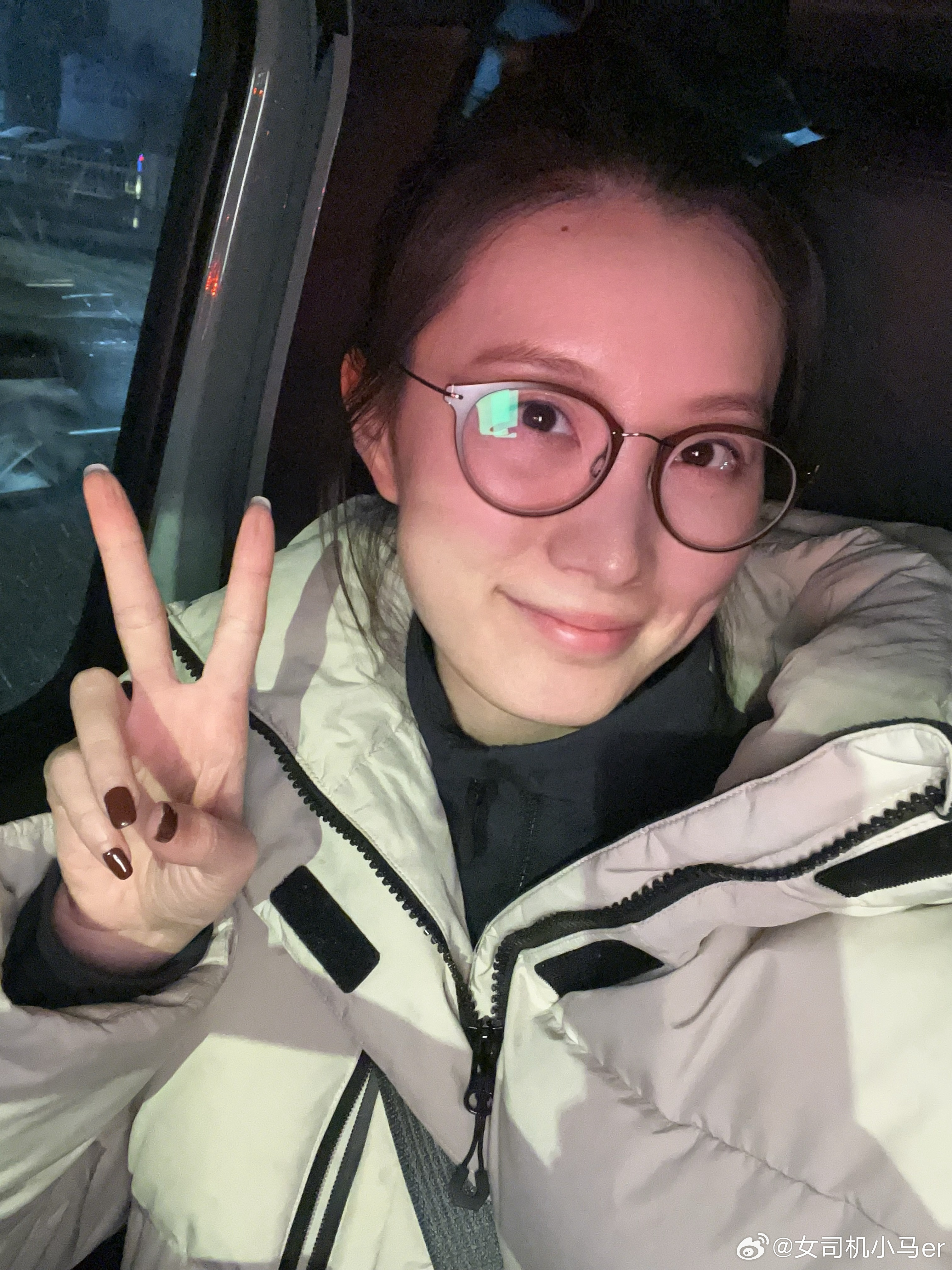 下班快乐～雪还在下 更快乐了今天开牧马人，AT胎➕满电状态，太适合今天了 北京