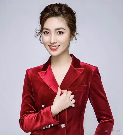 生活中，男人的最大安慰或许各不相同，但无非是在疲惫之时能获得理解与支持。
当男人