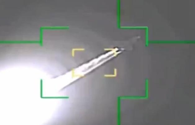 大捷！美军 F-35 隐身战斗机被导弹命中，人类首次五代机在空中被打下来！央视新