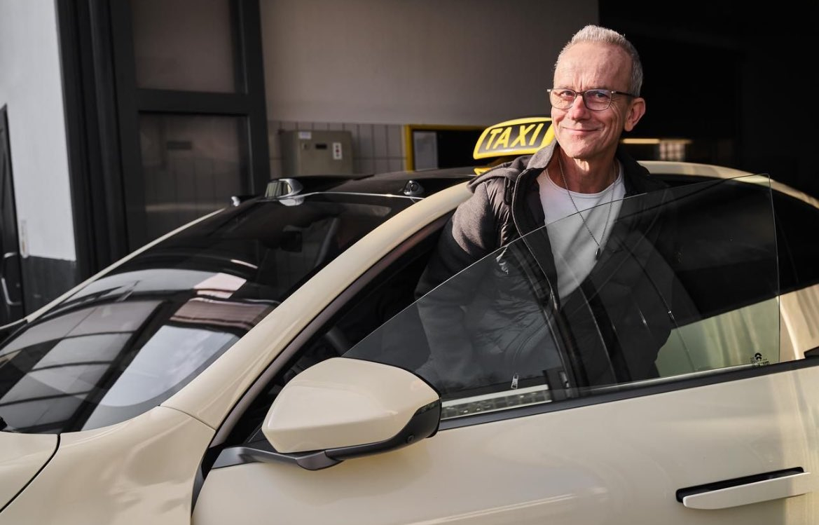 Guten Morgen, Grüße vom NIO TaxifahrerIn