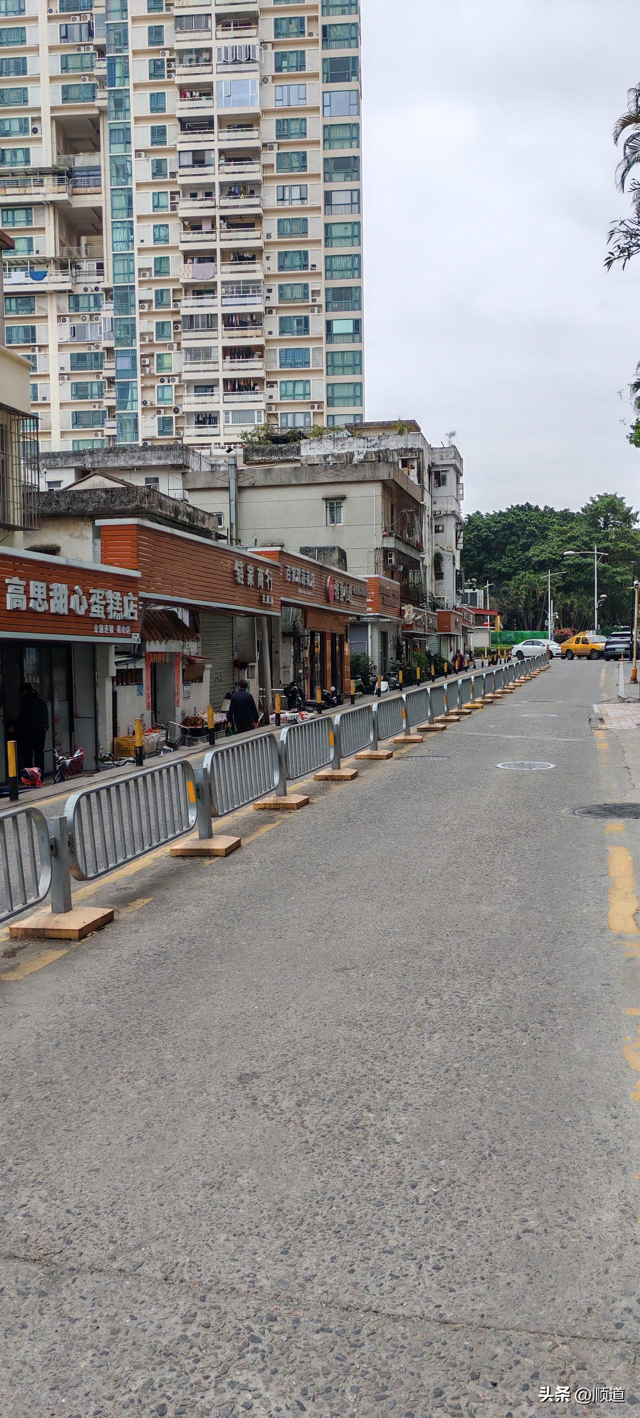 上海一位53岁的独居女士租房居住。由于2月份房租迟迟未交，打电话无人接听。
2月