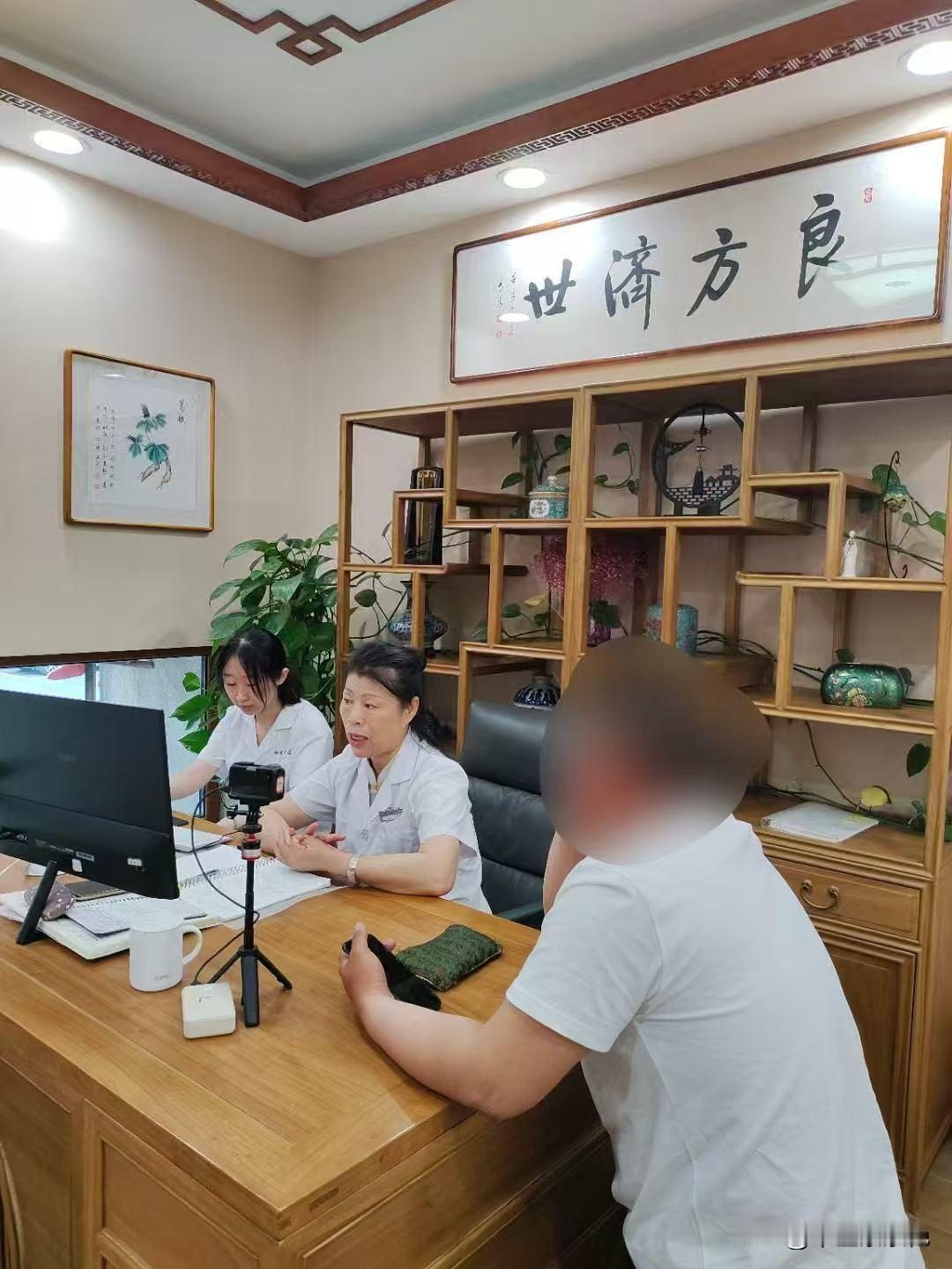 山东患者李先生 33岁 睡眠不好，入睡困难多年，容易口渴，反酸烧心，腰膝酸软 阴