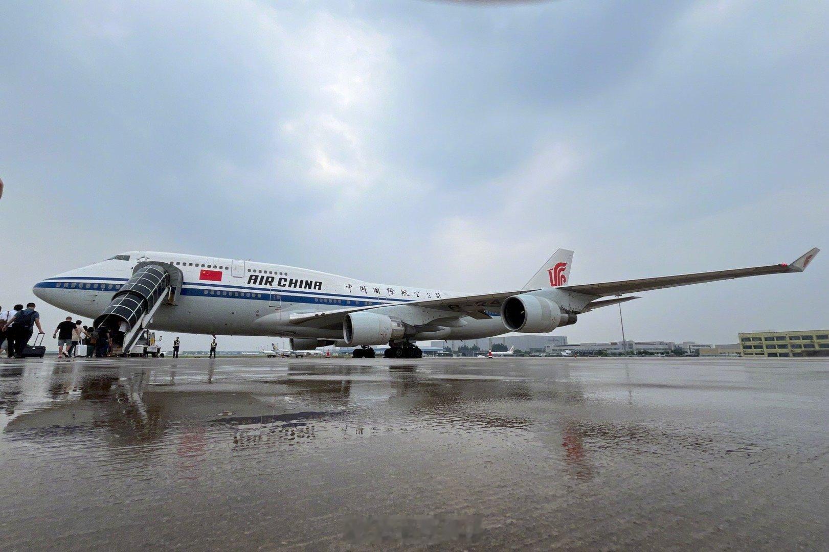 今天不是Air Change。从“西方哪个国家我没去过”到朝美新加坡会谈。在这里