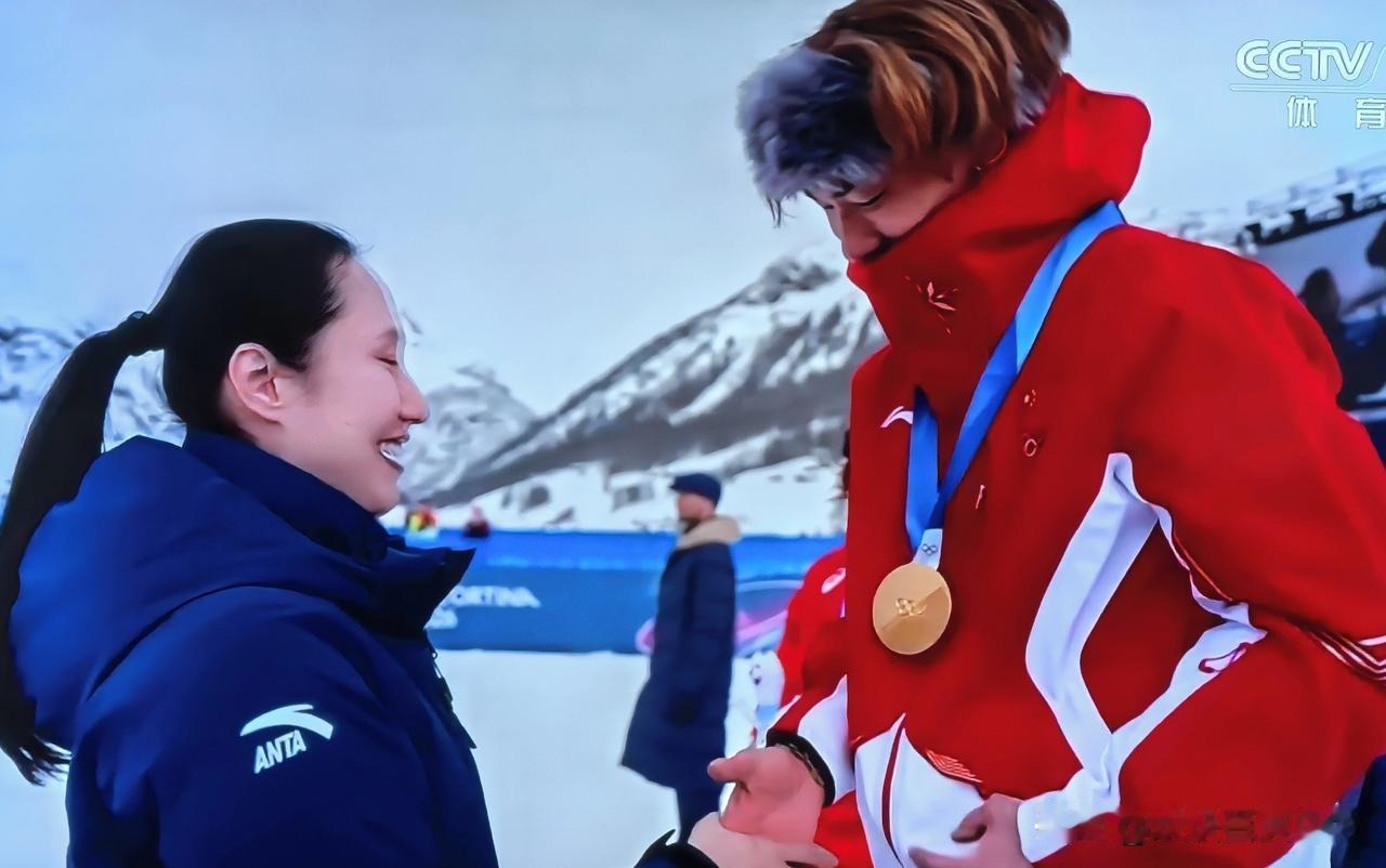 虽然比北京冬奥少四块，但米兰冬奥五块金牌含金量更高影响力更大！
中国队贡献最大的