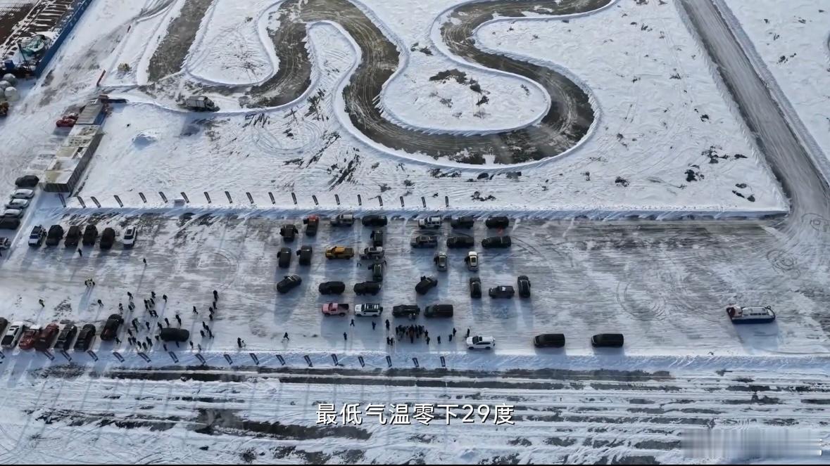 2026长城汽车冰雪欢乐周在哈尔滨热雪开场啦～长城汽车董事长魏建军在现场表示：气