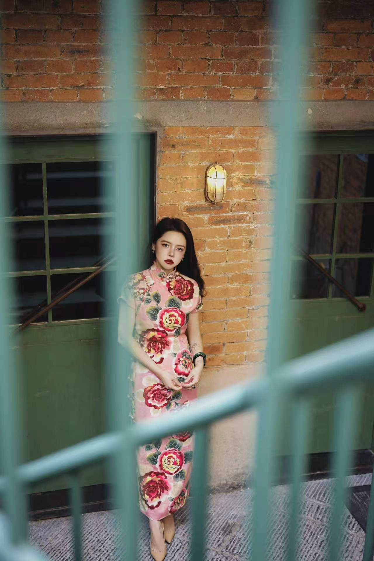 艳与俗的定义从不在衣服而在于人看似奇特的风格会在某个时刻击中你的心审美积累 | 