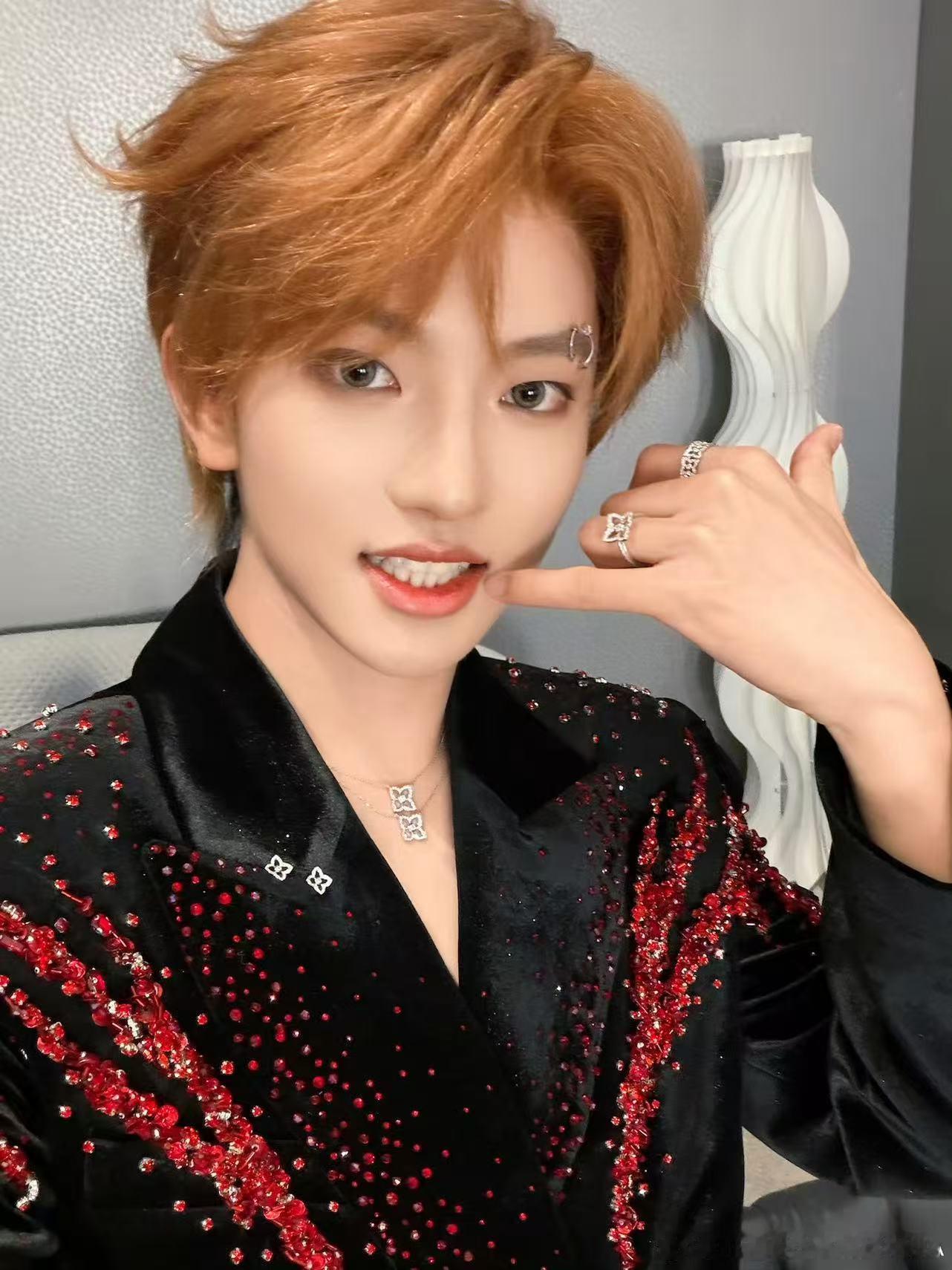胡军李乃文要给穆祉丞当助理大哥小助理 谁分得清谁是老板谁是前辈！胡军与李乃文担任