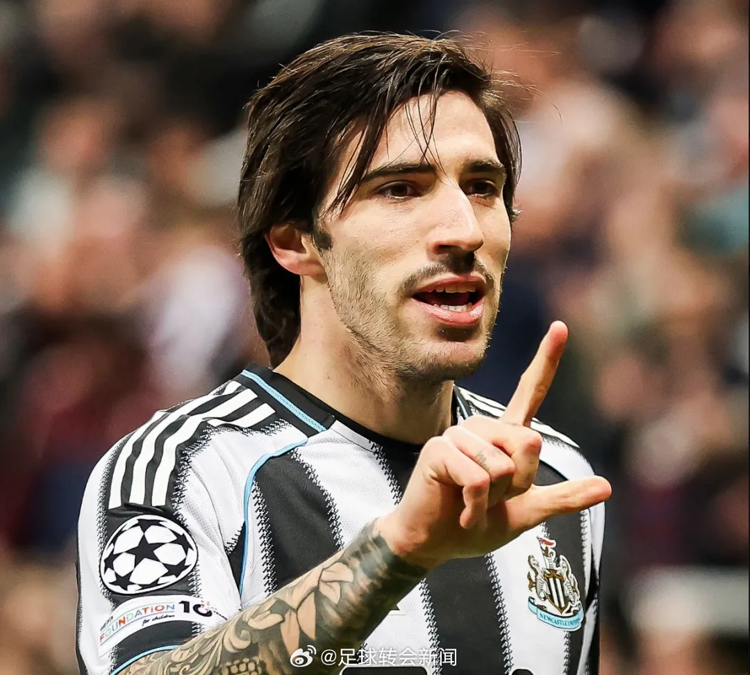 罗马诺消息，托纳利在曼联今夏的引援名单中排名十分靠前，这名中场也对加盟持开放态度