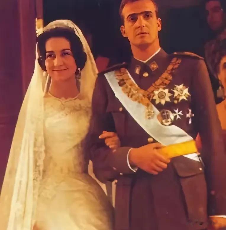 西班牙有个国王，因为性瘾太强，被下属给进行了化学阉割！
这老头叫胡安·卡洛斯，在