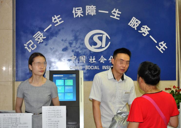 全员缴纳社保这事，没有你想的那么简单，它背后至少隐藏着3个复杂博弈，会影响我们未