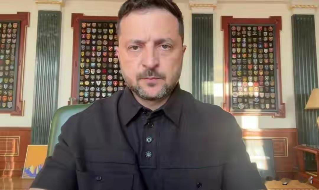 泽连斯基得到线报，他说俄罗斯准备向朝鲜再要三万人，俄方这边的训练基地和驻扎营房已