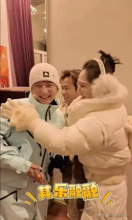 12月22日晚《长春冰雪之夜》后台，宋小宝与谢娜竟没认出老友李维嘉！李维嘉当天一