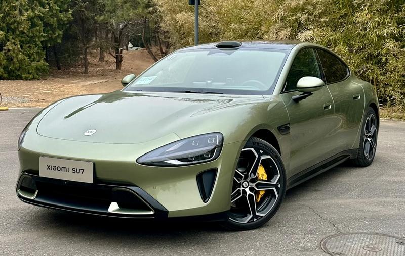 最近看车，在领克10、小米SU7和尚界Z7之间反复横跳。个人觉得SU7颜值确实能