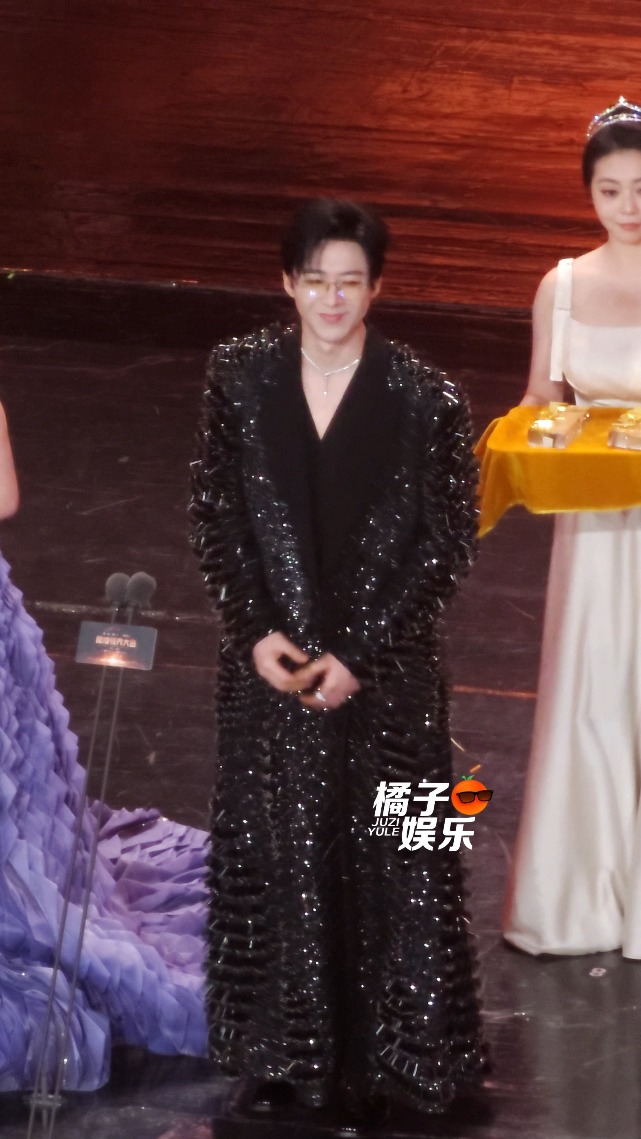 记笔记：给刘宇宁颁奖刘宇宁就能这样对我笑🥹给刘宇宁颁奖就能这么对我笑 ​​​