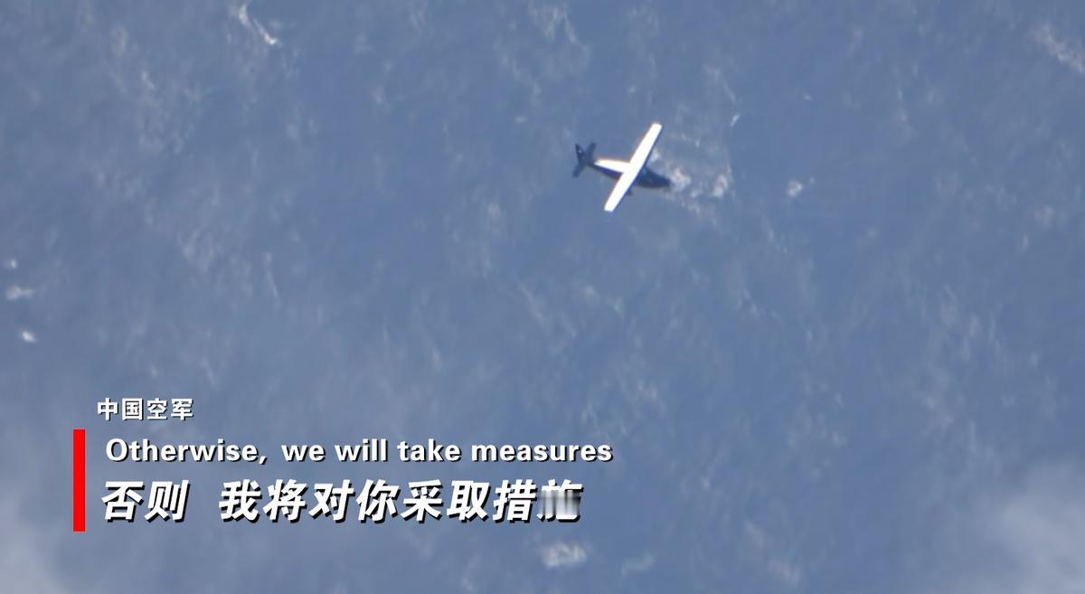 从地理上看，黄岩岛周边态势似乎是“敌近我远”，菲律宾飞机从本土起飞距离约300多