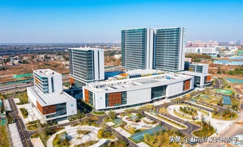个人觉得李亚鹏的北京嫣然天使医院可以考虑来济南，落地济南医学中心，济南西站一个多