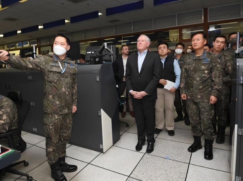 韩国总统李在明放手严查，检方直闯美军基地，韩国憋了60年的夙愿终于落地。

全州
