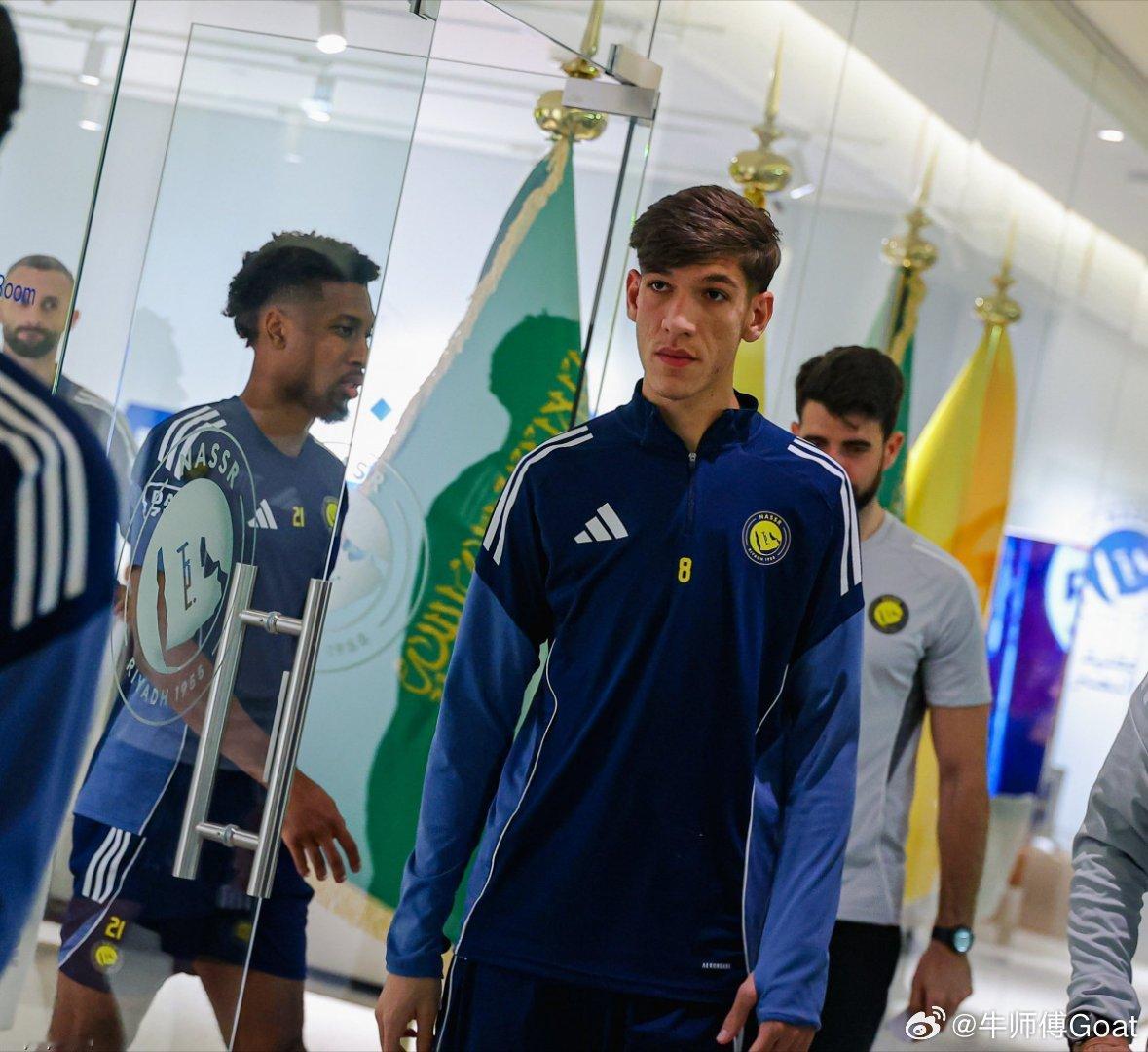 C罗和利雅得 伊拉克中场球员海德尔·阿卜杜勒卡里姆近日加盟利雅得胜利，并于周三晚