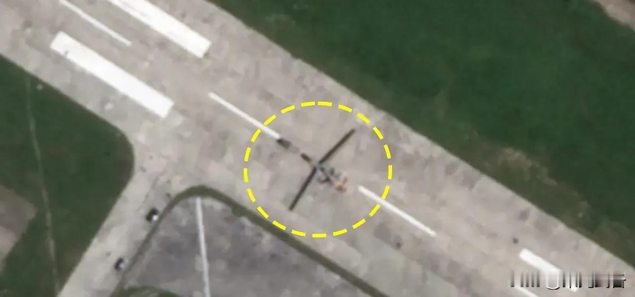 朝鲜再爆黑科技，空军基地惊现外形酷似U-2的大型无人侦察机，翼展高达35米！
近