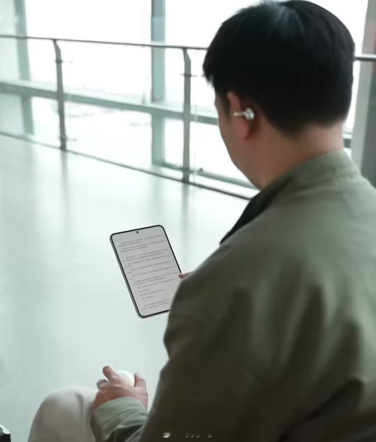 OPPO Pad Mini 小平板正面形象首曝，这个尺寸拿在手里刚刚好 