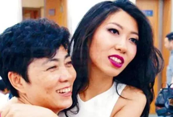 曲婉婷切乳、封号、人财两空：她妈教她的本事，她终究没学会。