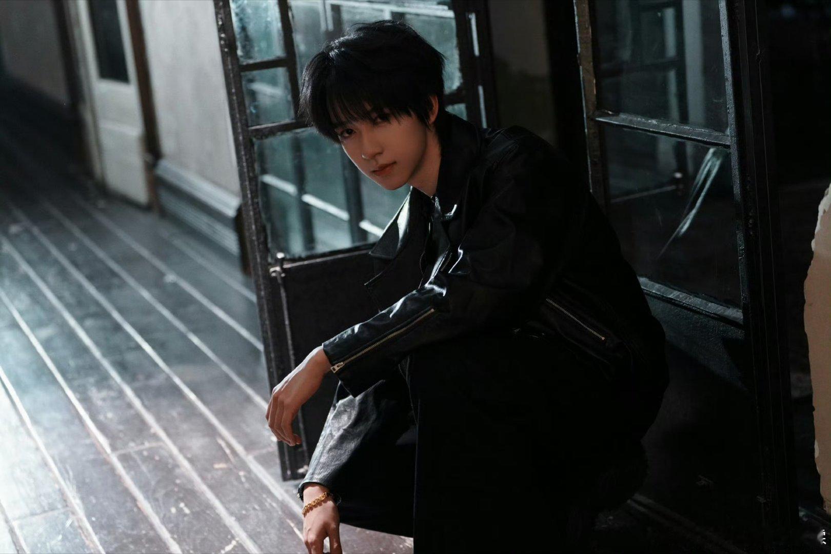 贺峻霖身后的那个人抖男一来了！！！爱看多跳