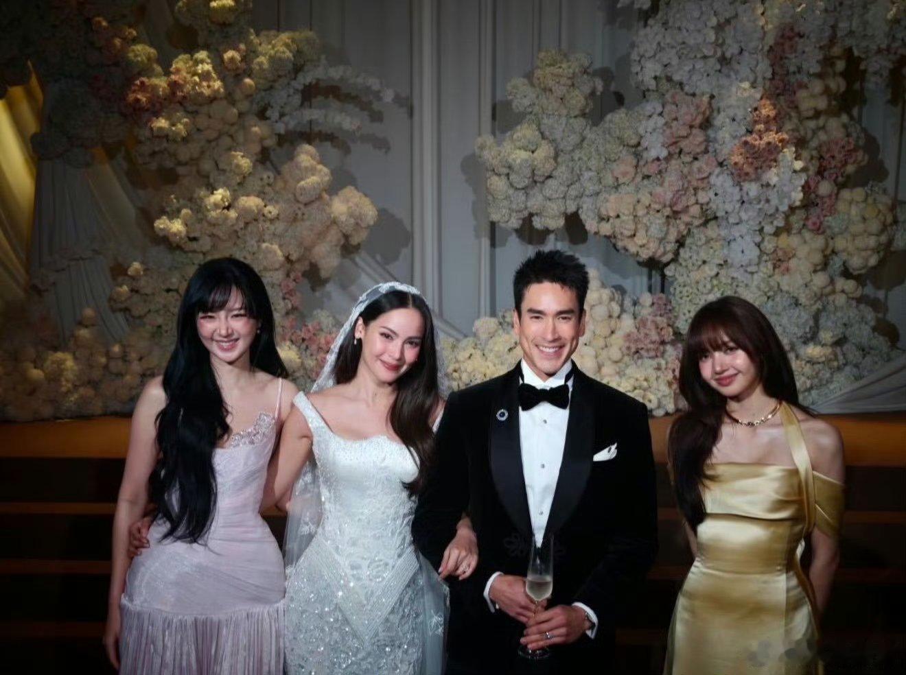 Lisa参加婚礼太美了吧 