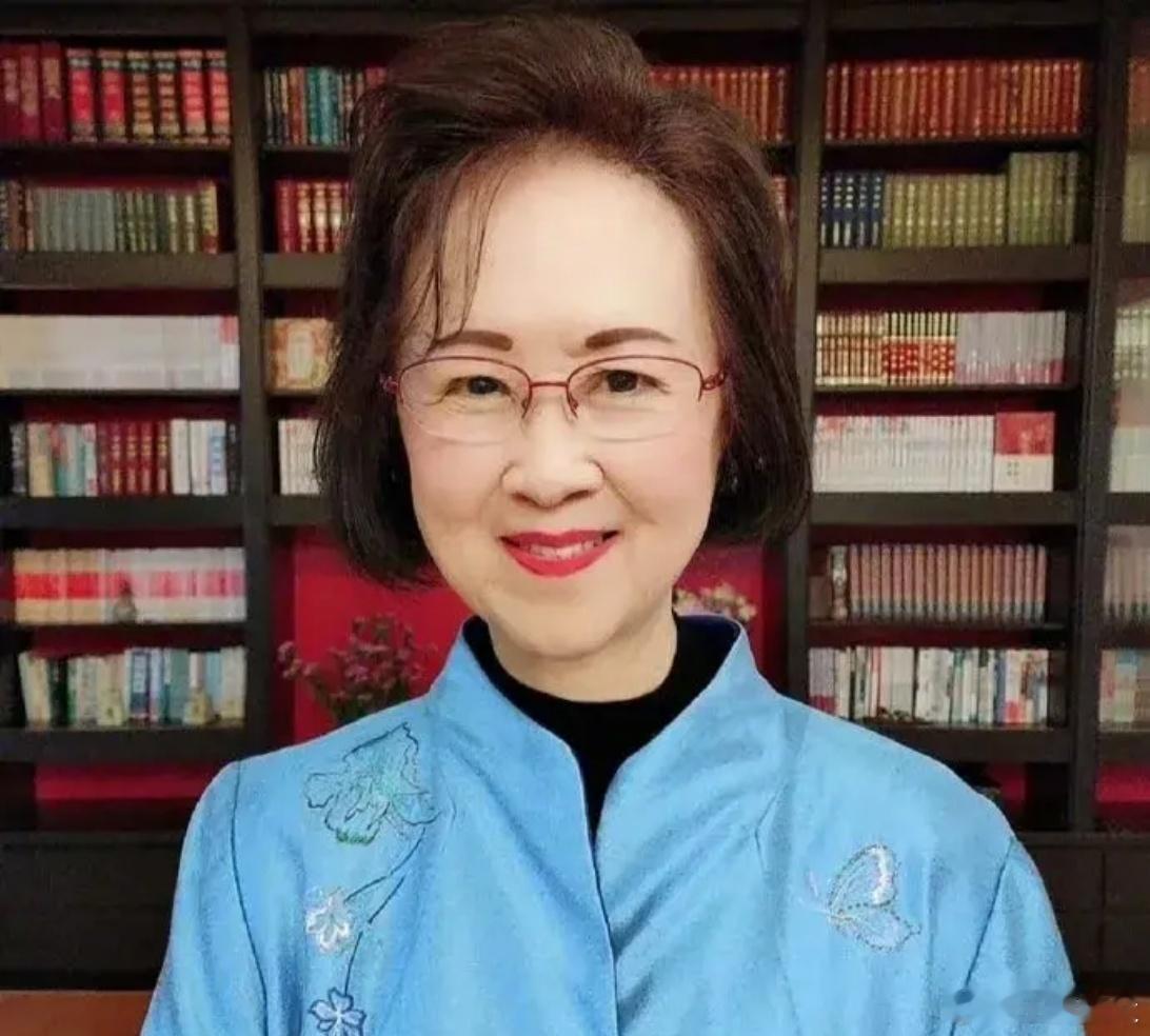 琼瑶系一氧化碳中毒窒息而亡 毫不意外，这样才符合琼瑶的性格，这样她能美美的去和爱