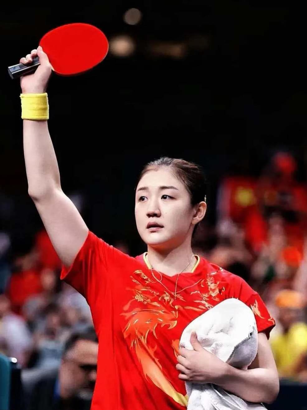 陈梦没有一夜成名，只有百炼成钢。陈梦的每一分荣耀，都藏着不为人知的汗水与坚持。致