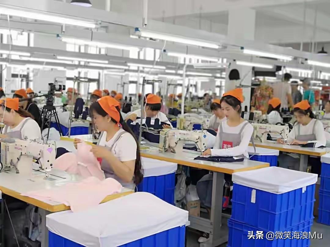 春天播种着希望，家乡是一座56万人口的小城。但是全世界每4件泳装中，就有1件来自