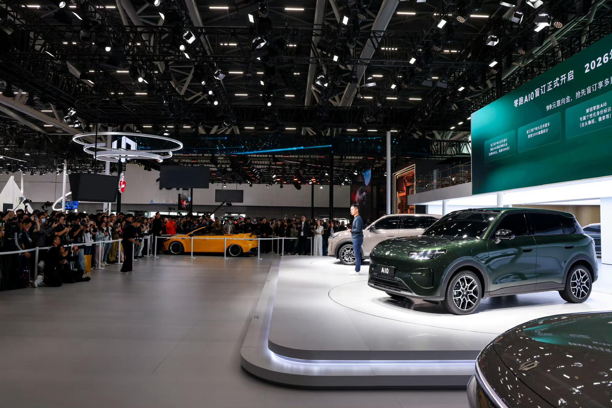 零跑A平台首款车型A10正式亮相，标志着补全了A、B、C、D四大产品矩阵的最后一