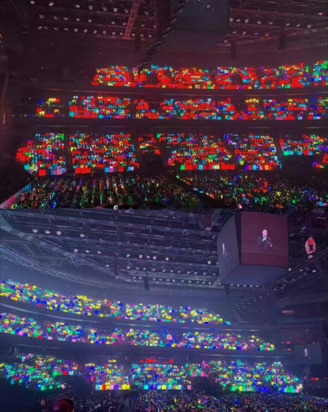 网友说今天的荣耀之战内场灯牌，像红海和番茄蛋花汤荣耀之战现场荣耀之战规则