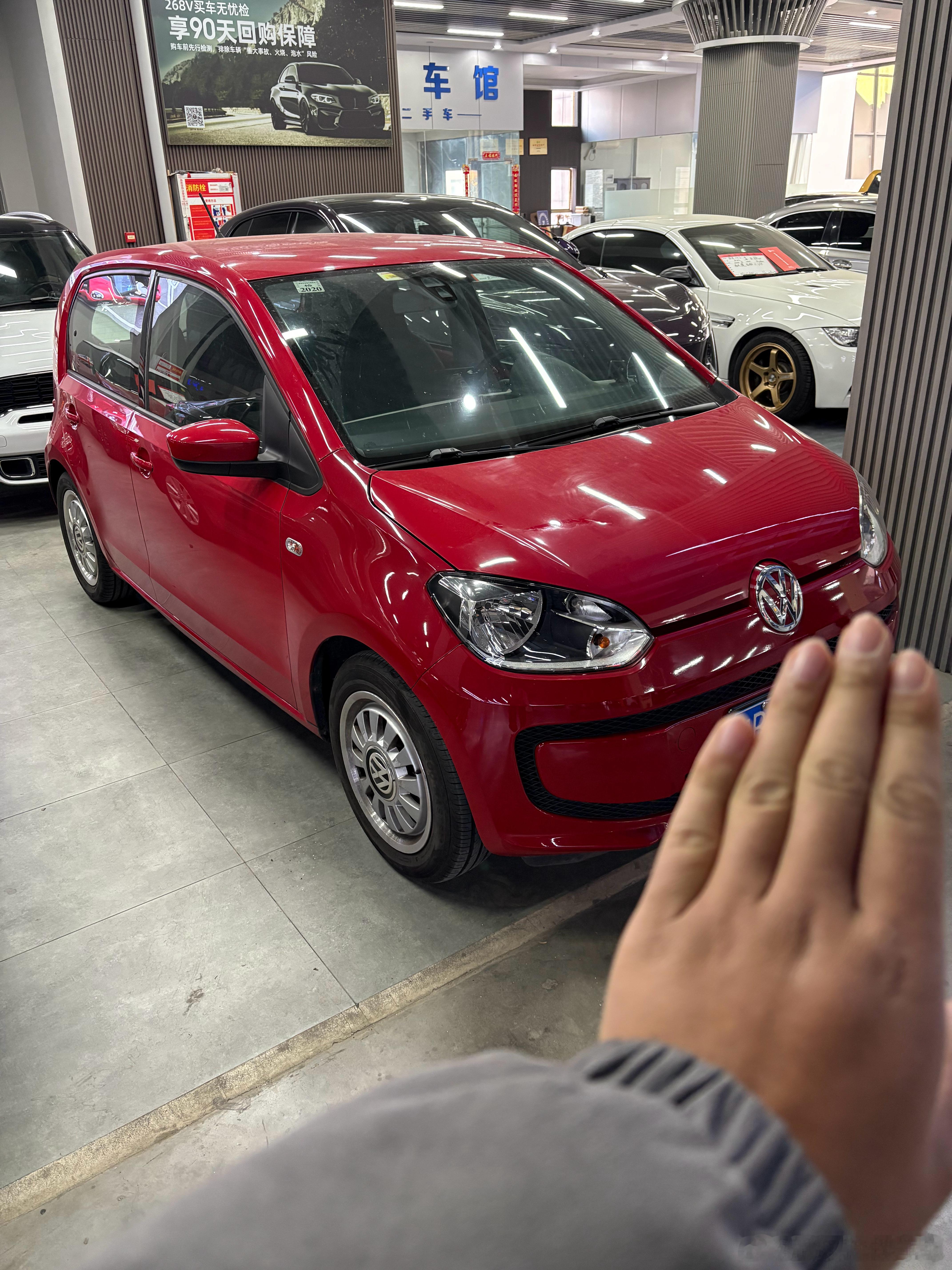 今天一天没白干 收了台稀罕货进口大众UP 1.0自动挡 依旧稀奇古怪 武汉