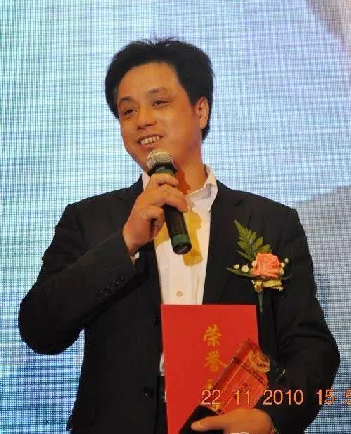 《汪立平成常州首富的 3 个关键节点，踩对一个少奋斗 20 年》
别觉得汪立平是