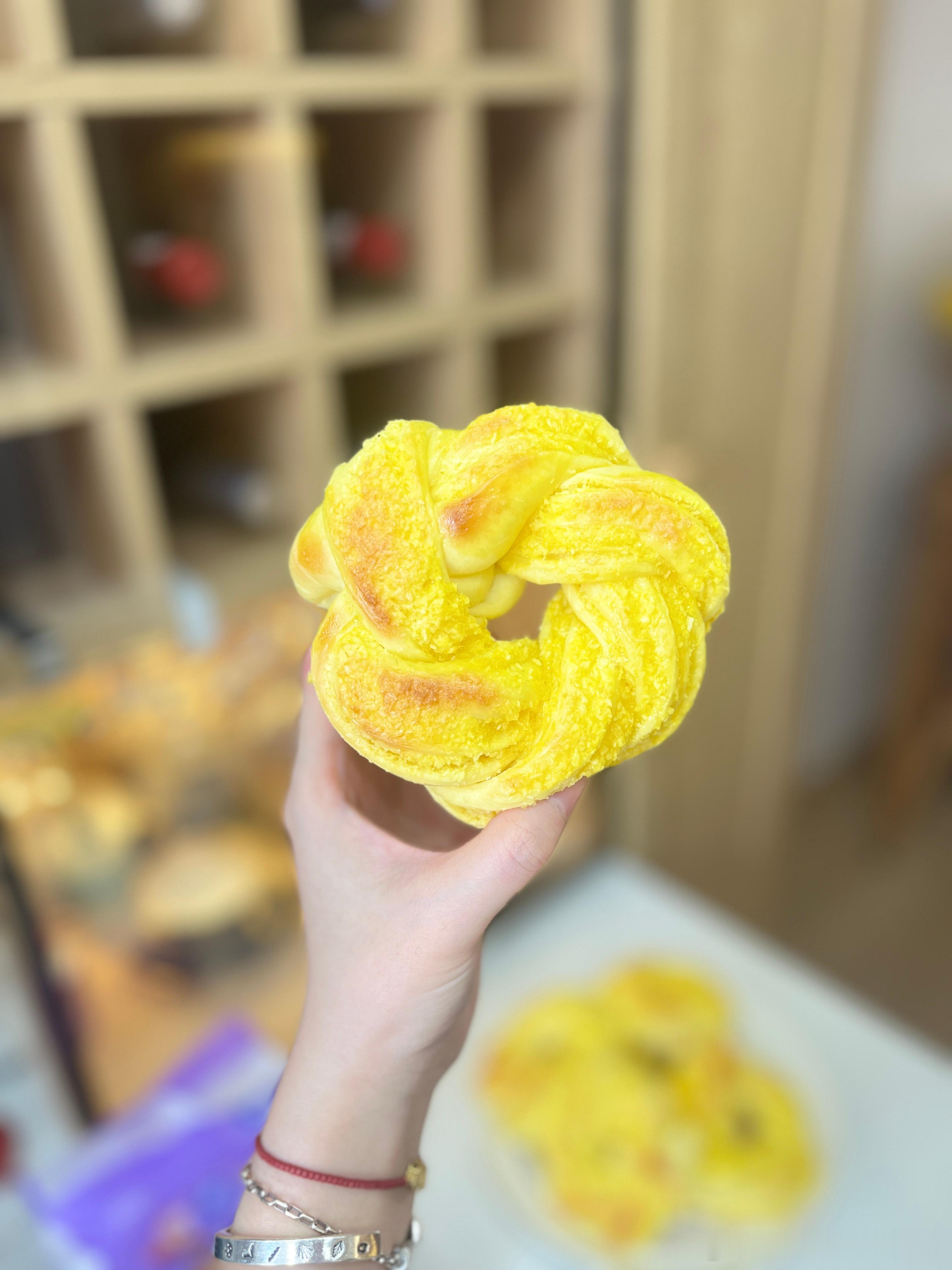 四月🥯 ​​​