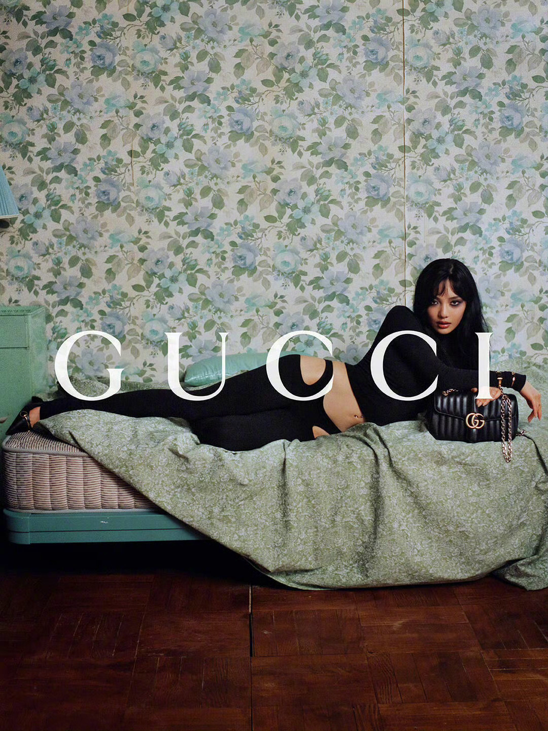 宁艺卓 x GUCCI 2026秋冬全球成衣广告烟熏妆+三套高难度秀款，魅惑感拉