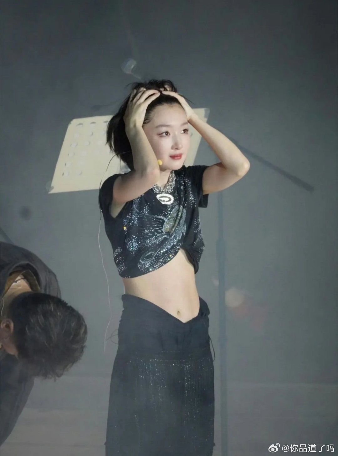 网传🥭《花儿与少年8》最终嘉宾名单流出，阵容看点与争议并存。大姐吴君如、二姐殷
