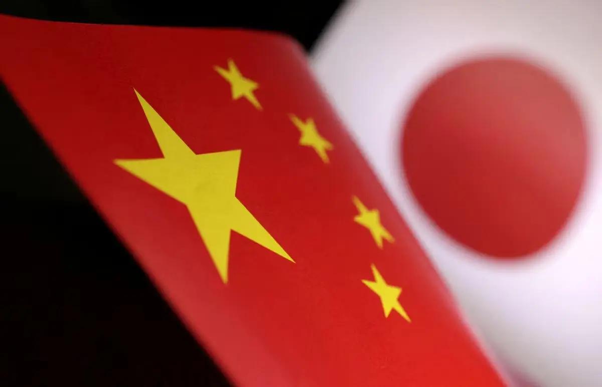 日本这下真要扛不住了！四大经济支柱接连崩塌！美韩、东南亚纷纷出手抢夺市场！中国牢